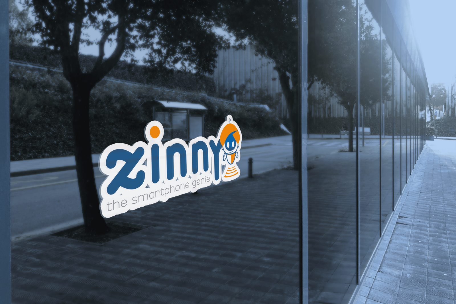 Un panou Zinny cu textul „the smart genie”, lângă o clădire